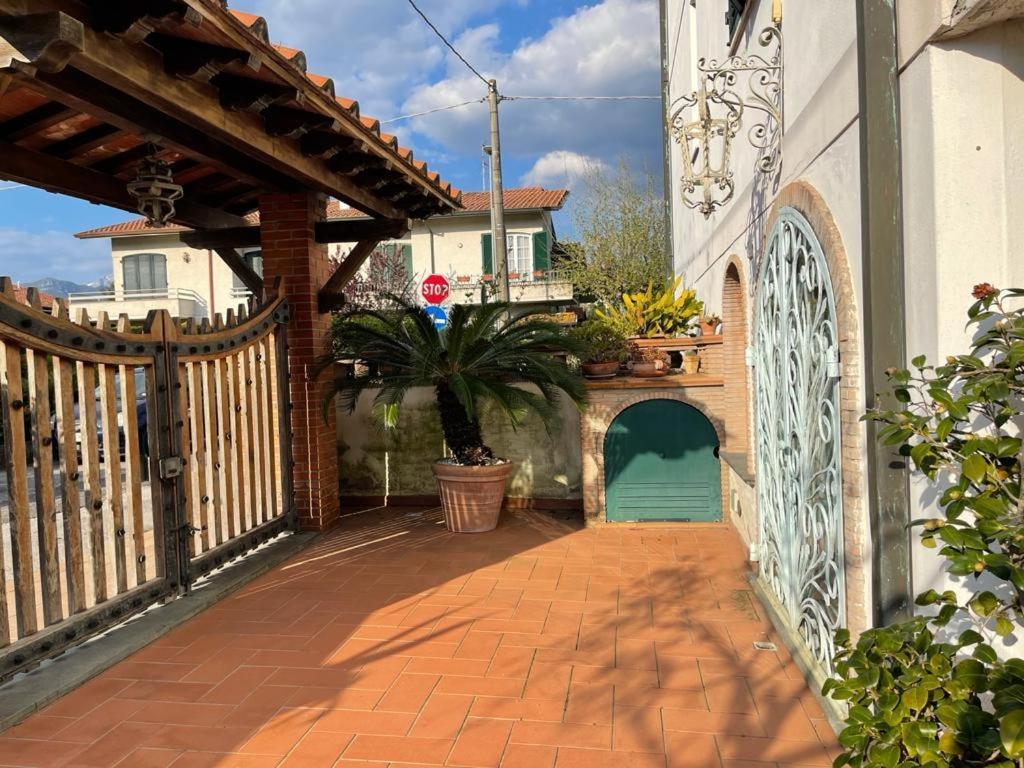 Raffinato Bilocale A Lido Di Camaiore Vicino Al Mare المظهر الخارجي الصورة